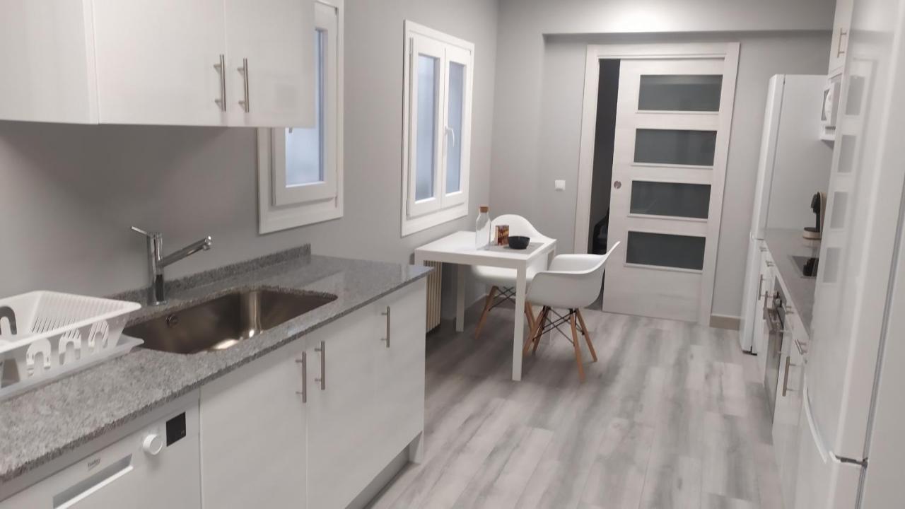 Mirrooms Oviedo Bagian luar foto