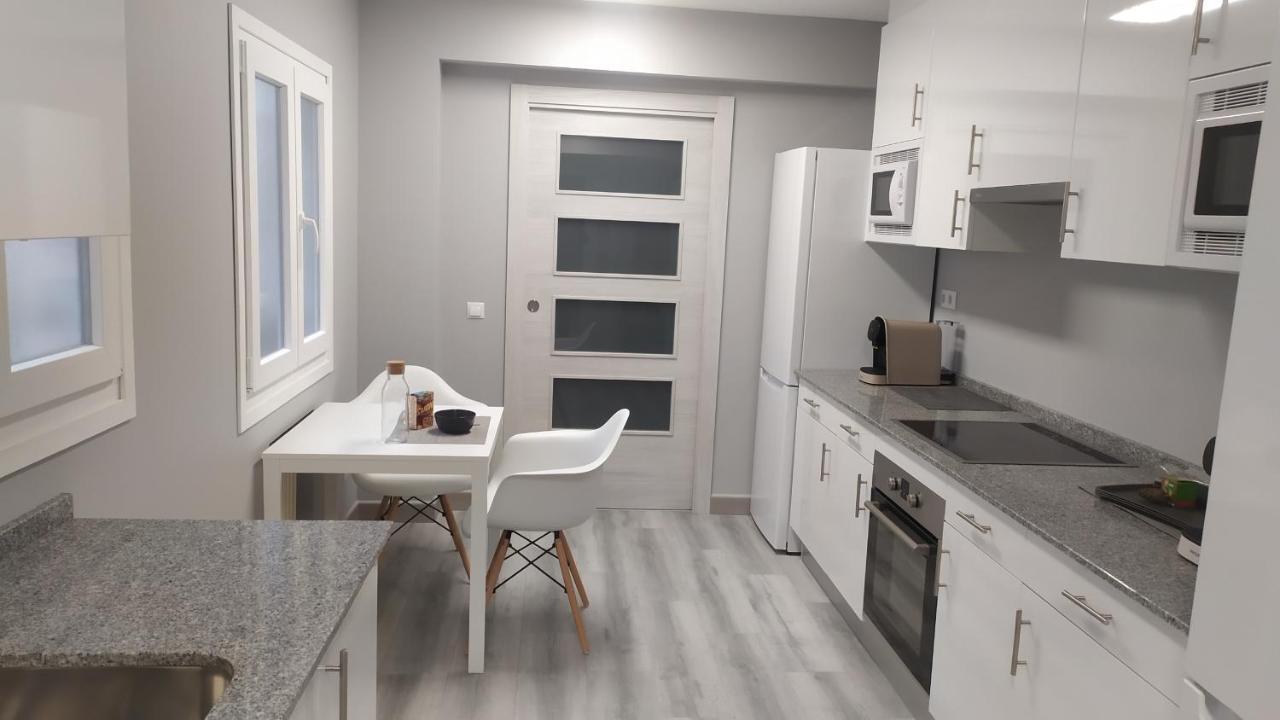 Mirrooms Oviedo Bagian luar foto