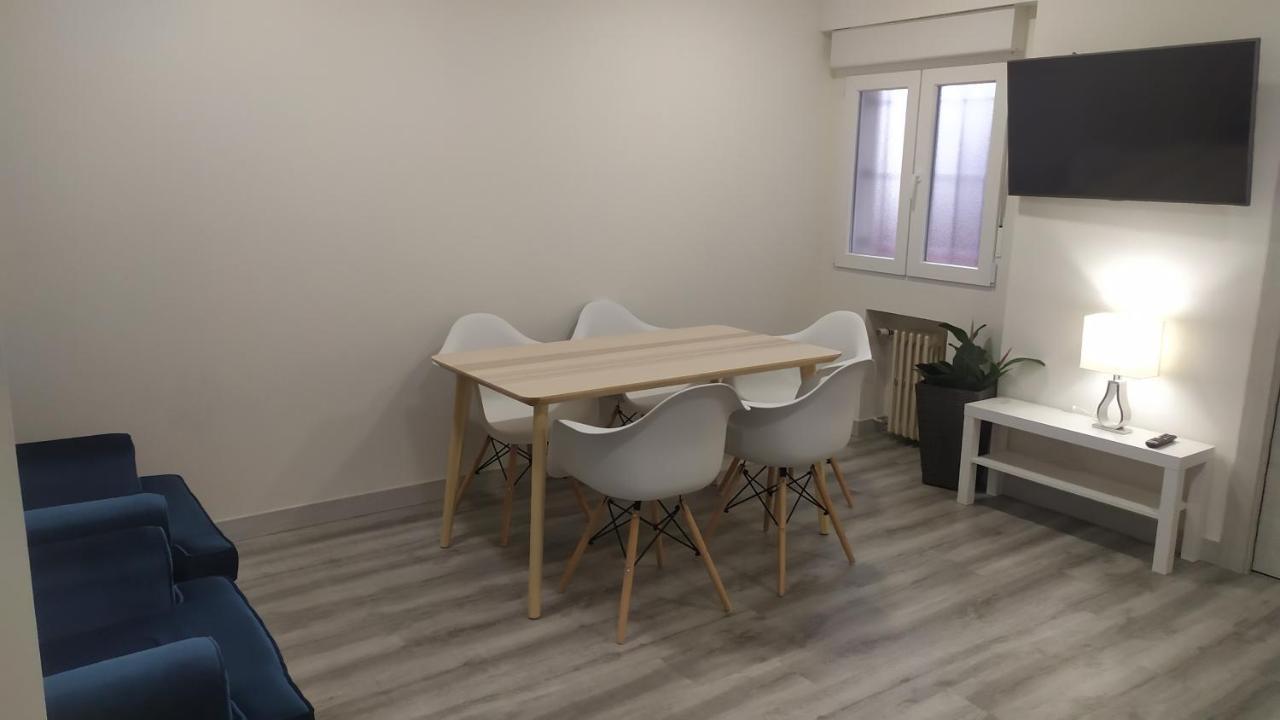 Mirrooms Oviedo Bagian luar foto