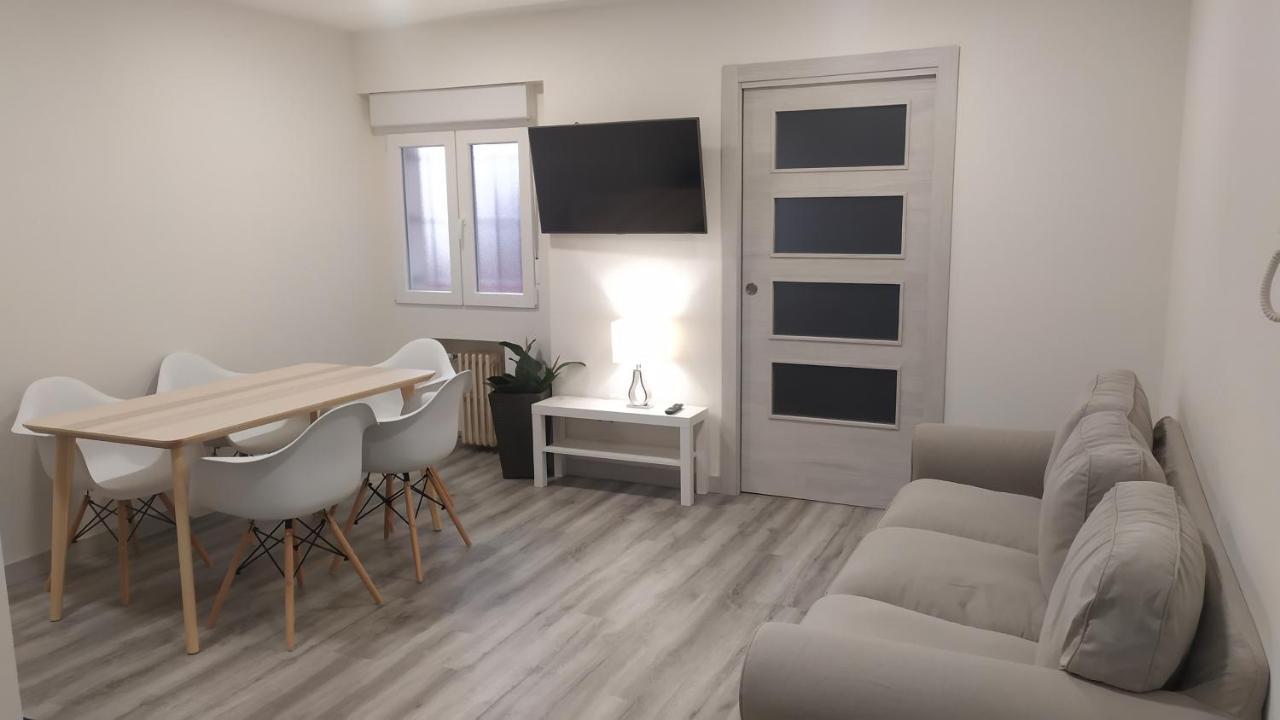 Mirrooms Oviedo Bagian luar foto