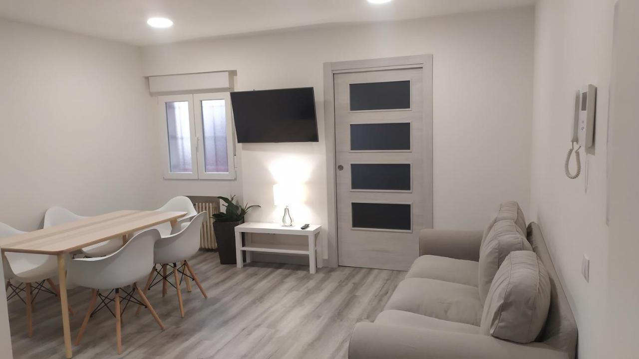 Mirrooms Oviedo Bagian luar foto