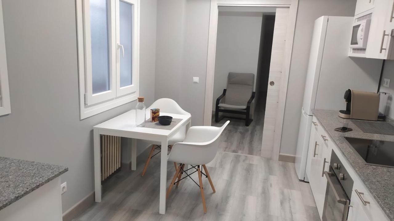 Mirrooms Oviedo Bagian luar foto