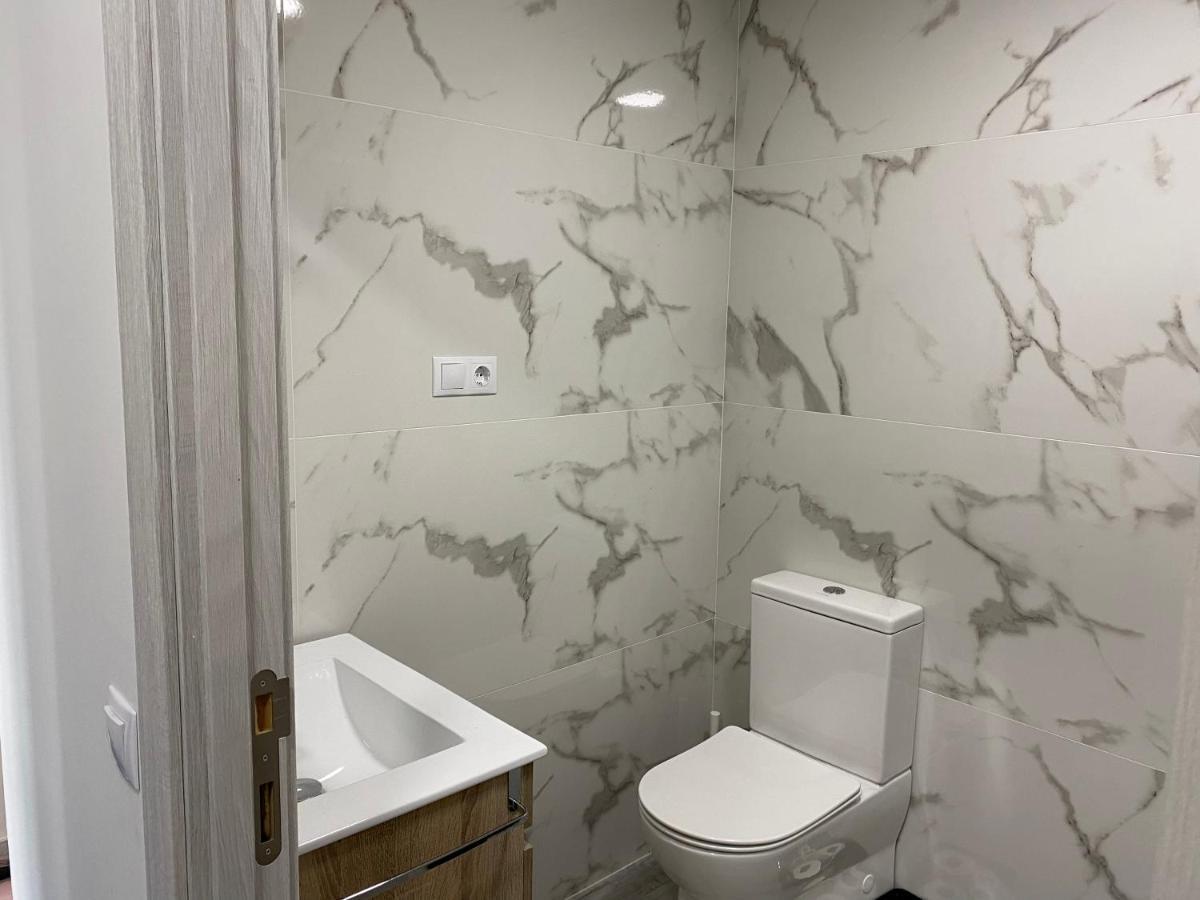 Mirrooms Oviedo Bagian luar foto